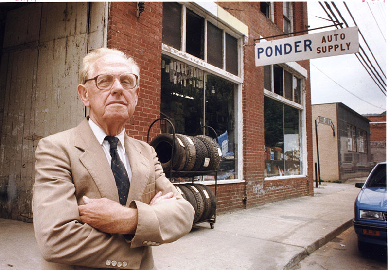 Retired Sheriff E. Y. Ponder, as shown in the Asheville Citizen-Times. (Credit: Mark I. Pinsky Papers, Southern Appalachian Archives, Mars Hill University)
